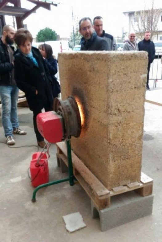 9.1.2025: Die feuerfeste
                                          Hanf-Kalk-Wand