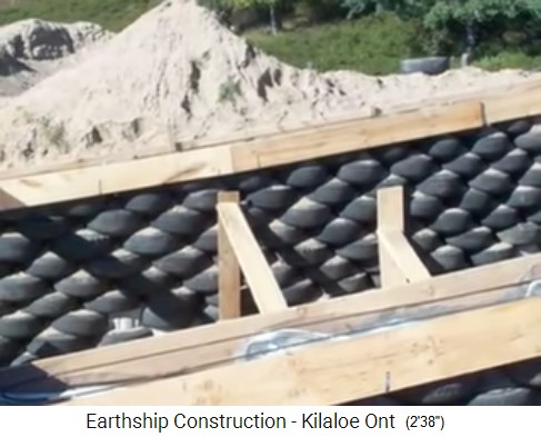 Killaloe,
                                    earthship construction 07: formwork
                                    in the roof area 01