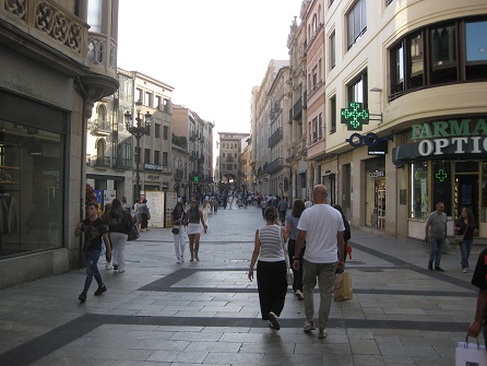 Salamanca
                        Fussg�ngerzone in gelben Platten mit schwarzen
                        B�ndern