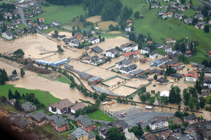 Switzerland: Flooded localities
by misdirected rivers which had a jammed river
bed by driftwood and rubble: Klosters, August
2005) Switzerland: Flooded localities by
misdirected rivers which had a jammed river
bed by driftwood and rubble: Klosters, August
2005)