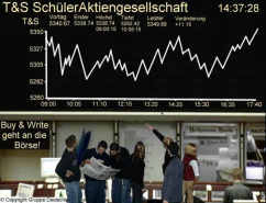 Cursos burs�tiles de una
                                    corporaci�n de acciones
                                    estudiantiles: los j�venes ya est�n
                                    adoctrinados con el pensamiento
                                    burs�til ... el medioambiente y la
                                    medicina natural no tienen valor en
                                    la bolsa (!!!)