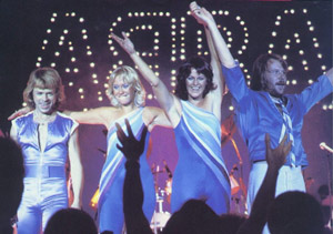 ABBA en el escenario con mensajes simples
                      que los m�sicos cl�sicos no toman en serio ...