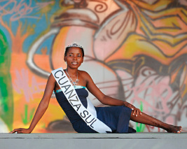 Miss-Landmine-Angola-Kandidatin 2008:
                          Miss Cuanza Sul, Maria Restino Manuel