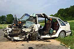 Raserunfall durch
              �berholman�ver im Klettgau 26.6.2005 mit 1 Toten und 2
              Schwerverletzten.