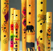 Un
                        cabrito provoc� un lobo a tocar el flauto y asi
                        vinieron perros y el cabrito fue salvado