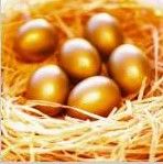 Una gallina pon�a huevos de oro, pero
                            el dueno no fue contento con eso...