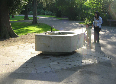 Water 03: a water
                            source in Schtzenmattpark ("Rifleman
                            Meadow Park") next to the playground in
                            Basel