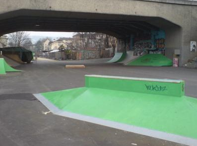 Shelter 05: skate park
                            under a bridge, here under Kornhausbrcke
                            (Corn House Bridge) near the Letten area in
                            Zurich