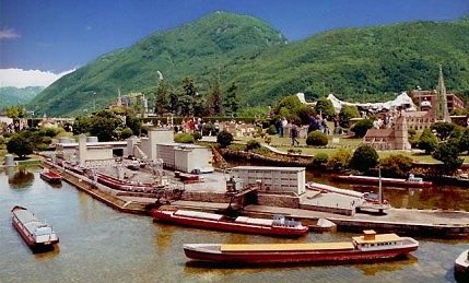 Swiss Miniature 04, Rhine port of
                                Basel
