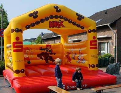 Trampoline 19: jumping
                            castle of the German Red Cross (DRK) of
                            Dinslaken-Voerde near Duisburg, NRW,
                            Germany