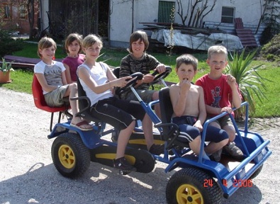 Drive a go-cart 20,
                            go-cart for 6 persons with two steering
                            wheels, Rutzenmoos, Austria