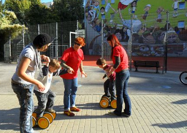 Playground party 18,
                            earth pedalo 02 in Berlin-Wedding