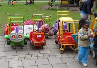 Coche para alquilar para nios de 2-5
                              aos 01, parque Ejido en Quito, Ecuador
