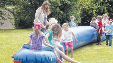 Fiesta en el parque
                          infantil 07, serpiente inflable en Schorn en
                          la regi�n de Colonia, Alemania