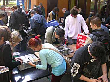 Fiesta en el parque
                              infantil 14, cambio de CD en Basilea