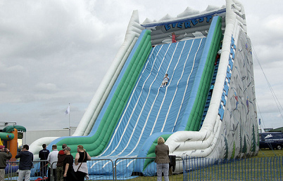 Aufblasbare Rutschbahn
                            "Everest"