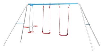 Schaukel-Ensemble02, verschieden hoch
                              eingestellte Schaukeln, Angebot auf E-Bay
                              (2012)