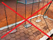 Schaukeln ber Betonpflasterboden, ohne
                            Ortsangabe