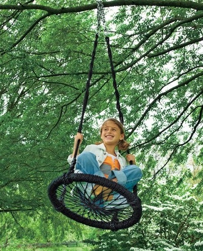 Ringschaukel 01 von
                            "Mighty Girl Products" aus den
                            kriminellen "USA"