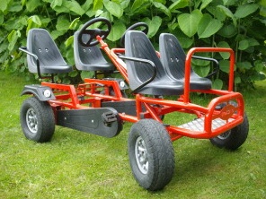 Go-Cart f�r 4
                              Personen, Kinder vorne, G�hren-Lebbin,
                              Mecklenburg-Vorpommern, Deutschland