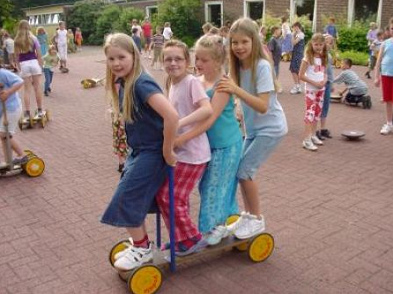 Spielplatzfest 22,
                          Familien-Wege-Pedalo ohne Ortsangabe