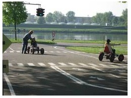 Verkehrspark 06 mit Go-Cart, Fahrrad und
                          Ampel, Linz-Urfahr, �sterreich