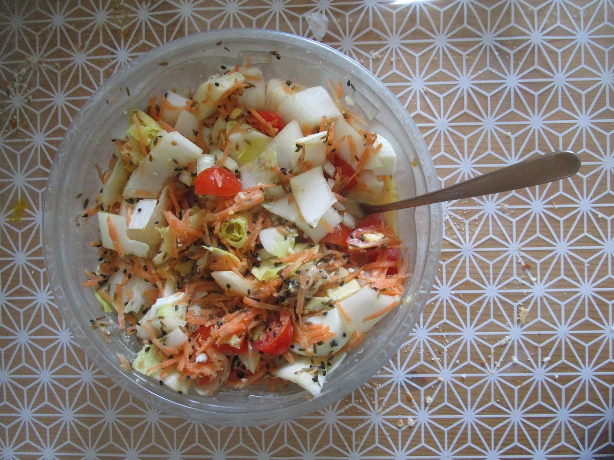 Spargel-Tomaten-Karottensalat mit Ei 21.1.2025