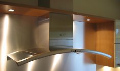 Eine
                          steril saubere Wohnung f�rdert die Gesundheit
                          von Babys und Kindern nicht, sondern es
                          fehlten dann bestimmte bakterielle Substanzen,
                          und dann entwickeln sich eher Ekzeme. Man soll
                          also ein Gleichgewicht halten zwischen Erde
                          und Sauberkeit