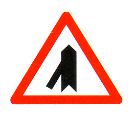 Verkehrszeichen: Einfahrt von Links