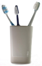 Zahnb�rsten d�rfen nicht zu harte
                            Borsten haben. Eigentlich sollte die
                            Produktion harter Zahnb�rsten verboten
                            sein.