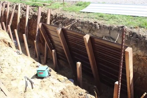 Los postes de la
                              pared frontera est�n preparadas