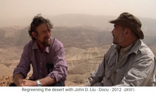 John D. Liu y Geoff Lawton - en la
                    regi�n de Petra