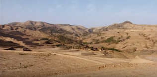 La meseta de Loess en China fue un
                      desierto en 1995 2