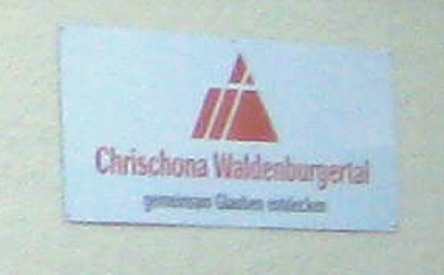Kriminelle "Chrischona"-Sekte mit dem
Logo einer Freimaurerpyramide Kriminelle
"Chrischona"-Sekte mit dem Logo einer
Freimaurerpyramide