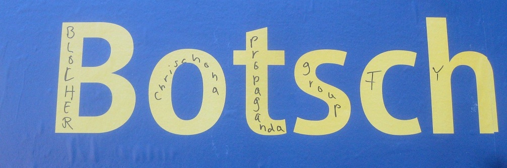 Blocher aufgeflogen am 29.5.2026: Graffito gegen
den Irreführer Blocher in der Sekte
"Chrischona", der seine Plakate nie
unterschreibt: "Blocher Chrischona propaganda group
FY" Blocher aufgeflogen am 29.5.2026:
Graffito gegen den Irreführer Blocher in der Sekte
"Chrischona", der seine Plakate nie
unterschreibt: "Blocher Chrischona propaganda group
FY"