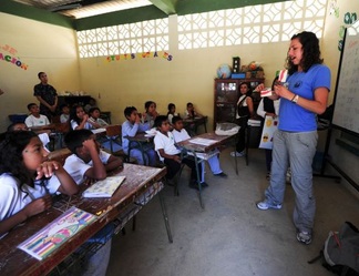 Una
                  case en un colegio en Ecuador