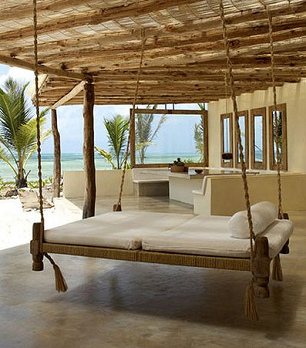 Flying bed / swinging
                            bed on a balcony without location