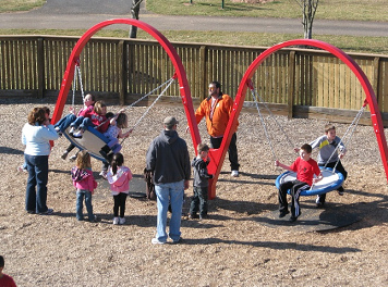 Bird's nest swing 03: double bird's
                              nest swing in Limerick, Pennsilvania,
                              criminal "USA"