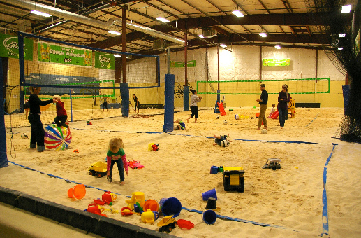 Caj�n de arena en la
                              casa 01 una sala de voleibol de playa en
                              Seattle en los "EUA" criminales
                              con sus guerras sin fin