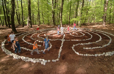 Laberinto 01
                                                    como parte de un
                                                    circuito de
                                                    aventuras en Nalbach
                                                    el Sarre (Saarland)
                                                    en Alemania