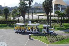 Tren de
                                      tractor en el parque Muralla en
                                      blanco, Lima, Per�