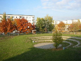 Gras
in einem Amphitheater schluckt den Schall,
Torgau, Deutschland Gras in einem Amphitheater schluckt
den Schall, Torgau, Deutschland