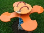Federwippe 05 f�r 4
                            Kinder in Form einer Blume