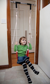 Schaukel im Haus an
                            T�rrahmen, KidsDreamGym, in den kriminellen
                            "USA"