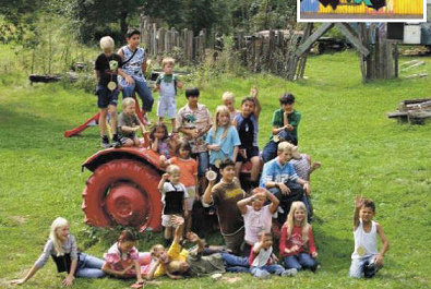 Traktor 02 auf dem Bauspielplatz
                              Senkelsgraben, Porz, Region K�ln