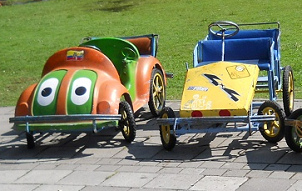 Go-Cart ausleihen 02,
                              Ejido-Park, Quito, Ecuador, Foto mit einem
                              VW K�fer mit Augen