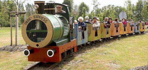 Parkeisenbahn 02 in Schwarzheide,
                              Lausitz, Deutschland